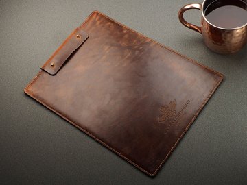 Коричневый